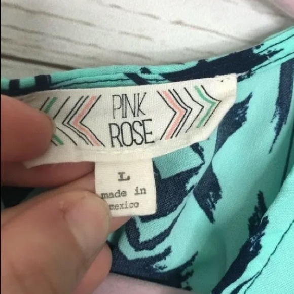 Pink Rose patterned short sleeve tee - Picture 3 of 4